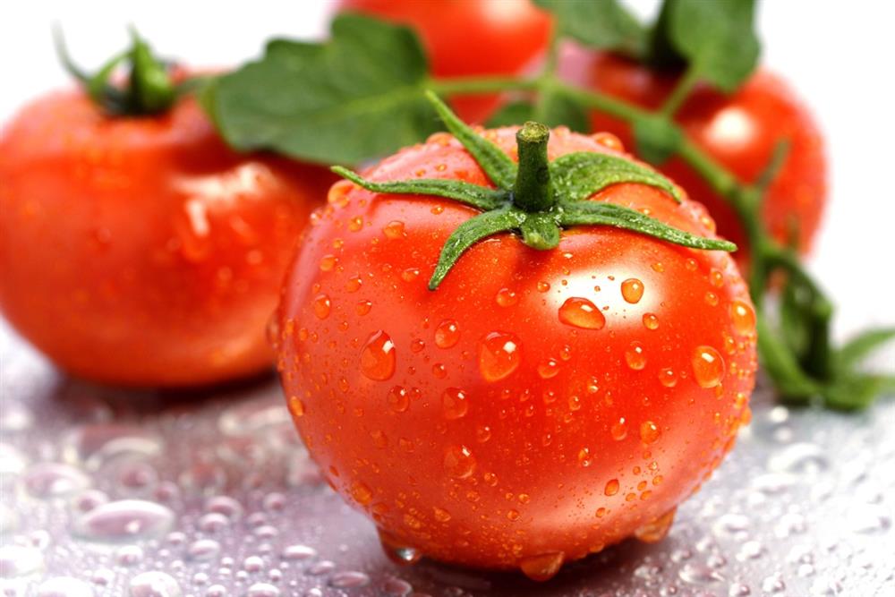 Mặt nạ ngủ dưỡng trắng Skin Food Tomato Soup Sleeping Pack - Chiết xuất cà chua & sữa