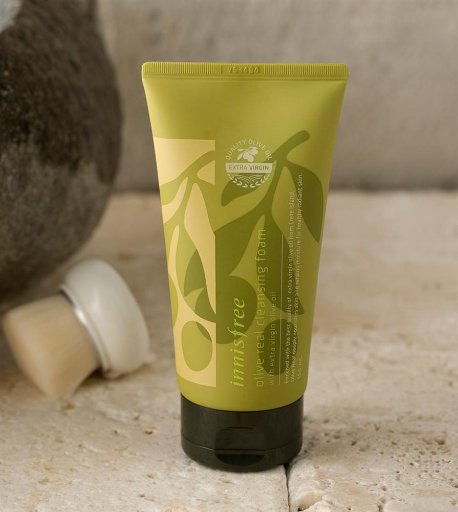 https://bbu.vn/storage/uploads/images/sua-rua-mat-innisfree-olive-real-cleansing-foam-2(7).jpg